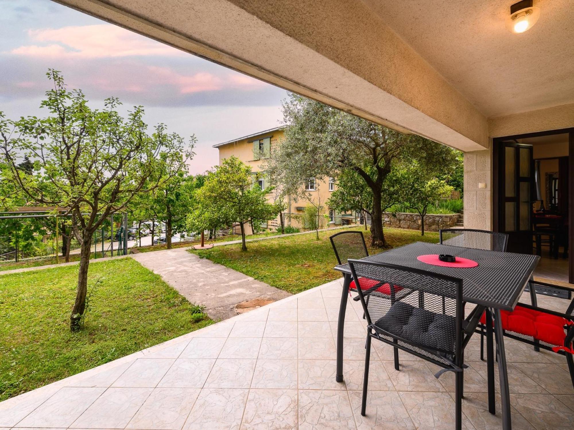 Apartments Vilma Lovran Rum bild